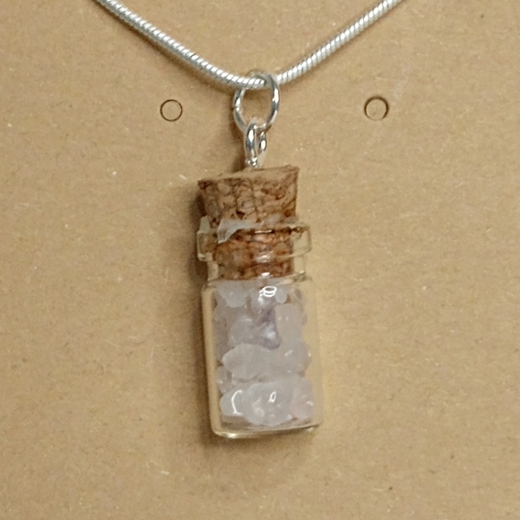 Glass bottle Rose Quartz crystal necklace - Picture 7 of 8